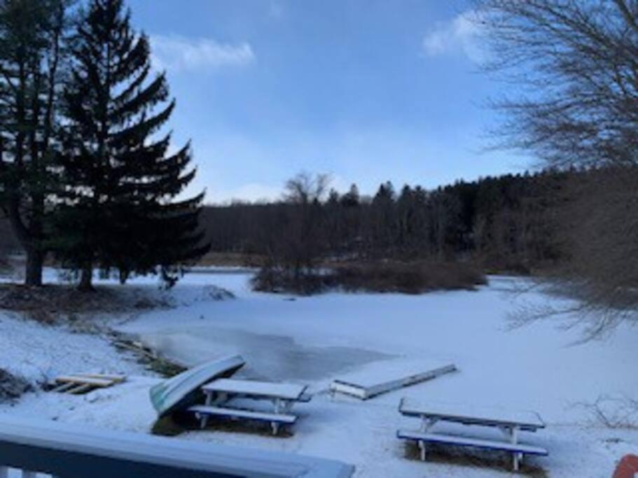 Gorgeous Poconos Springtime By The Lake! Henryville Dış mekan fotoğraf